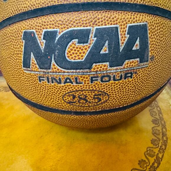 Wilson NCAA Final Four Edition Basketball Size 28.5" Sz 6 Womens - Picture 2 of 5